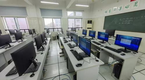 龍芯電腦進校園 10000臺設(shè)備如何點燃學生們的科技夢？